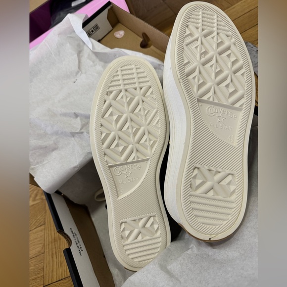 Converse. Chuck Taylor All Star Lift Sneakers. Size 6.5. - Picture 7 of 9